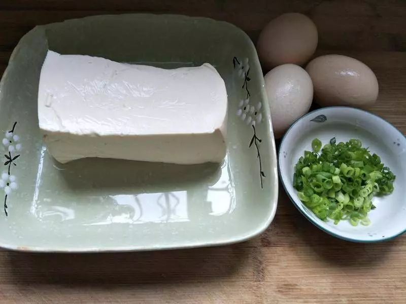 鄰居大姐教我這豆腐的方法，我在家做了一次，70歲的老爸吃了大半碗，女兒也說超級好吃！讓我以後多做幾次！!