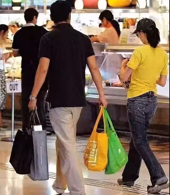 /www/bananadaily.net/web/images/image/2097/20972446.avif