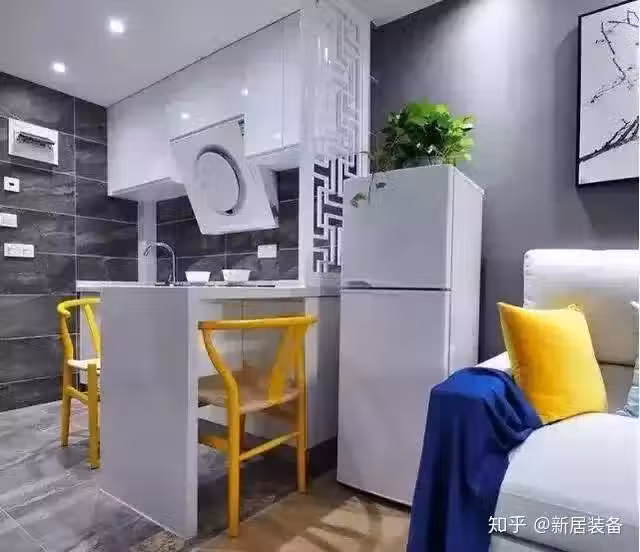 /www/bananadaily.net/web/images/image/2127/21273582.avif