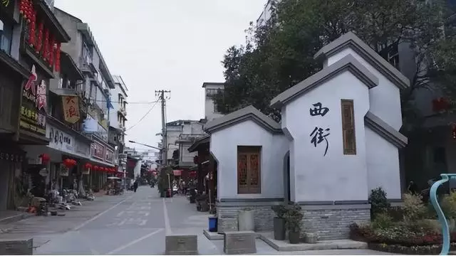 男子每日奔波30公里照料父母,做飯換尿布,沒一句怨言,孝心感動眾人:健在一天就要盡孝一天