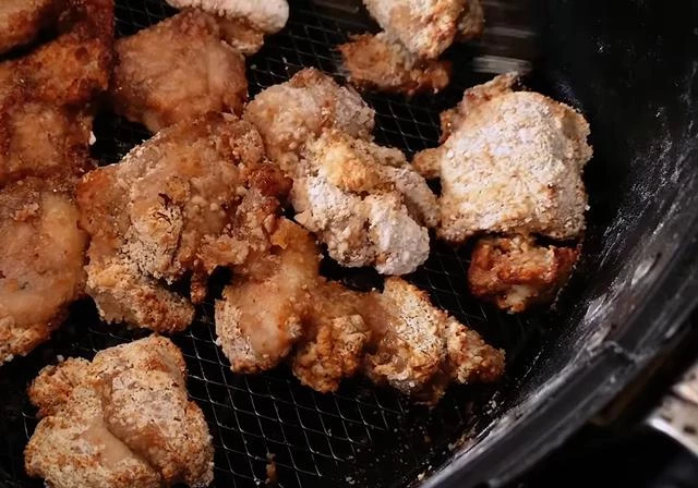 氣炸鍋就能做出美味「鹽酥雞」!更脆、更上色的秘訣有這些