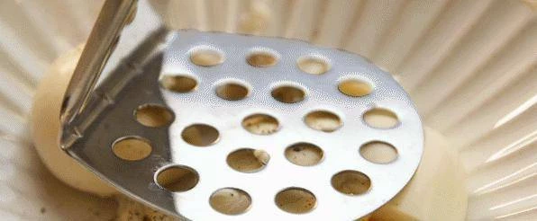 早餐總吃吐司太乏味,換一種新吃法,加上培根一卷,簡單又方便~