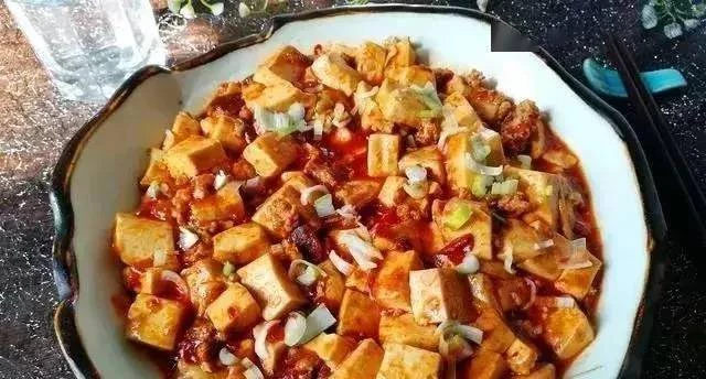 美食精選:家常肉末豆腐,干鍋手撕包菜,豬肉燉蘿蔔,雞肉炒土豆