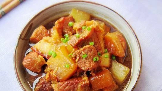 美食精選：家常肉末豆腐，干鍋手撕包菜，豬肉燉蘿蔔，雞肉炒土豆