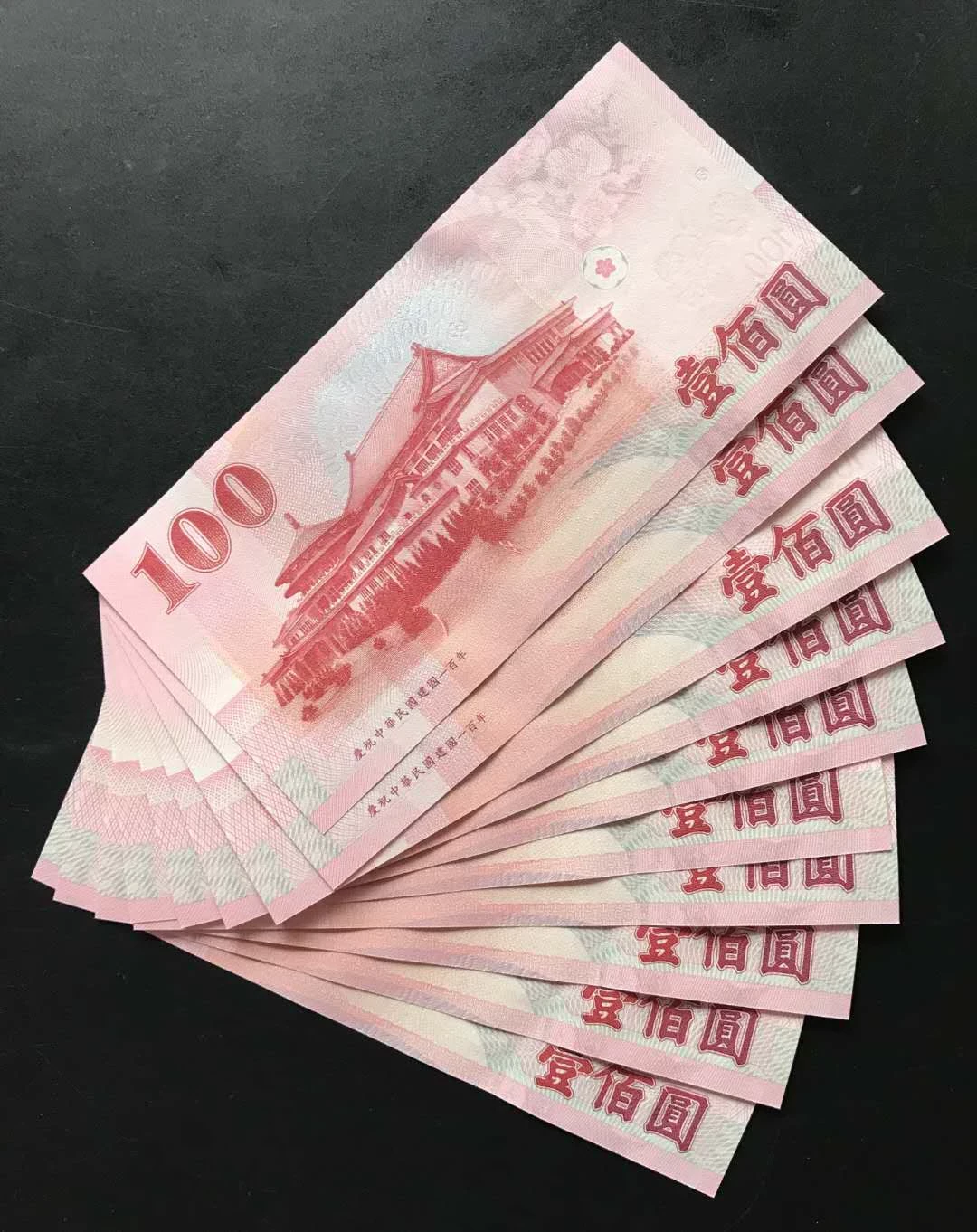 嫂子幫我帶女兒三年!我給她40萬感謝費 回家打開奶粉蓋子讓我淚崩