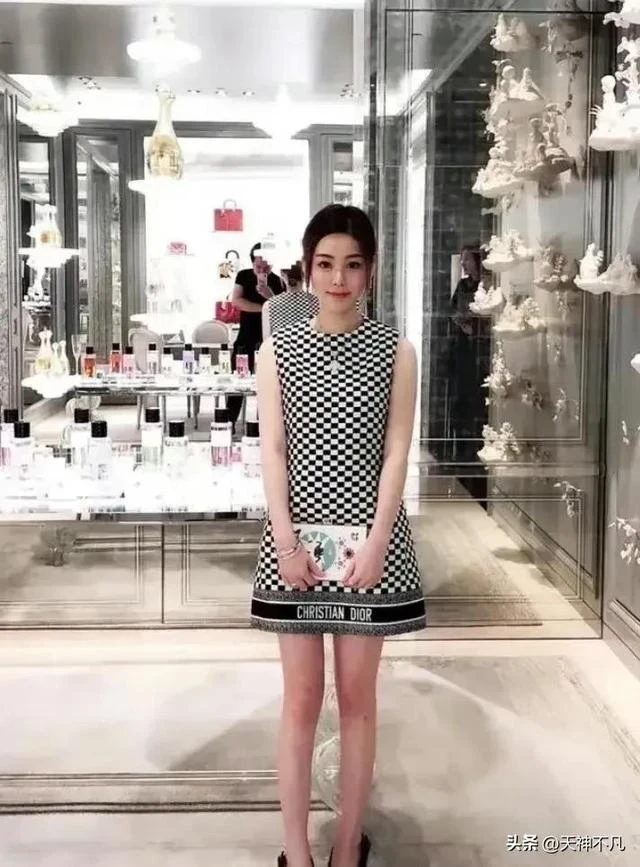 蔡天鳳媽媽和女婿合影太親密,兩人公開照片毫不避嫌引起大家誤會