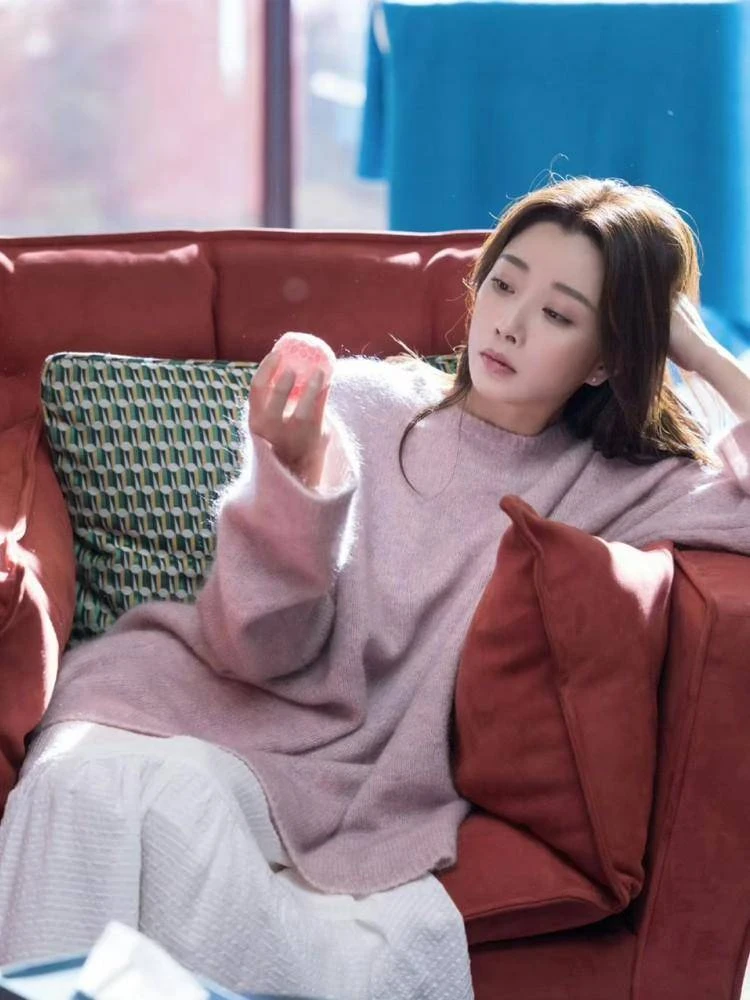 看了殷桃我發現:女人不顯老的秘密藏在這3個細節里,學會真洋氣