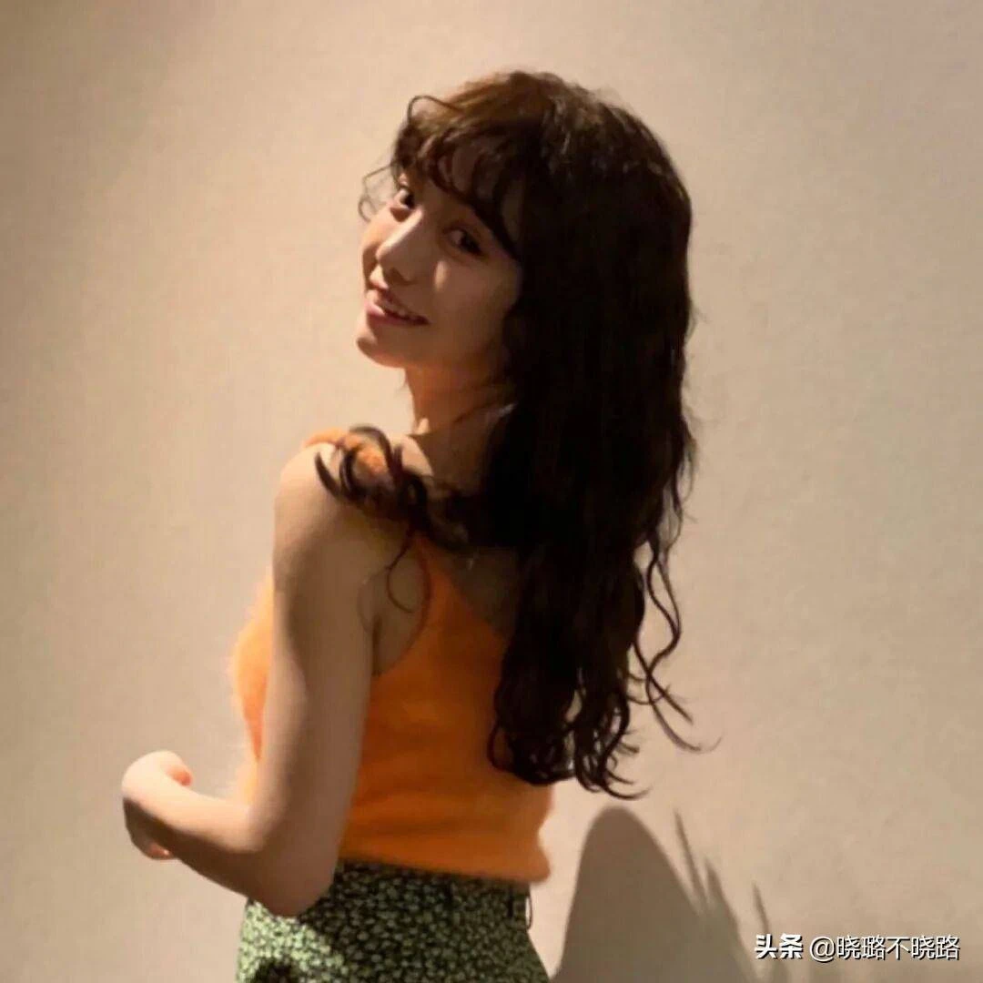 50歲女人盡量少燙「大媽卷」,試試這五種髮型,時髦顯氣質還減齡