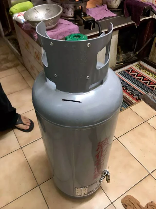 以為神不知鬼不覺!人妻拔插頭「一拉開發現千元大鈔」笑翻網友:高手過招