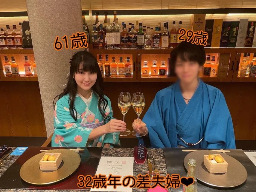 61歲女嫁29歲帥男「老公比兒子小」!嬤孫戀爆紅:完全看不出是61