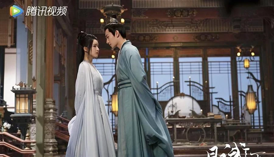 楊洋合作10位女神CP感!趙露思像兄妹,迪麗熱巴CP感炸裂,熒幕初吻竟然給了她