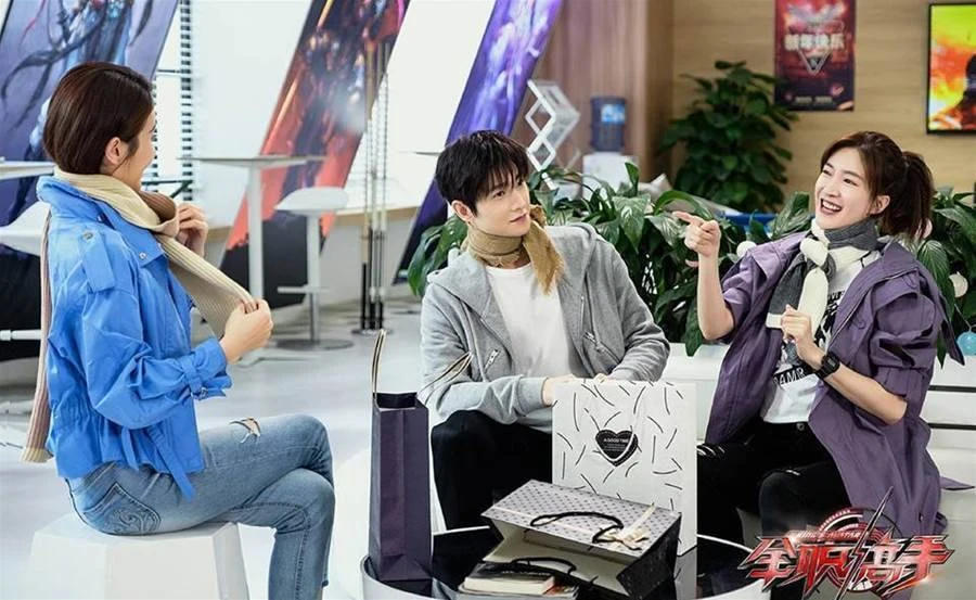 楊洋合作10位女神CP感!趙露思像兄妹,迪麗熱巴CP感炸裂,熒幕初吻竟然給了她